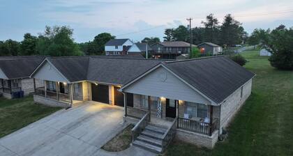 Spacious 3-Bed Townhome in Charming Somerset with the Ideal Location.