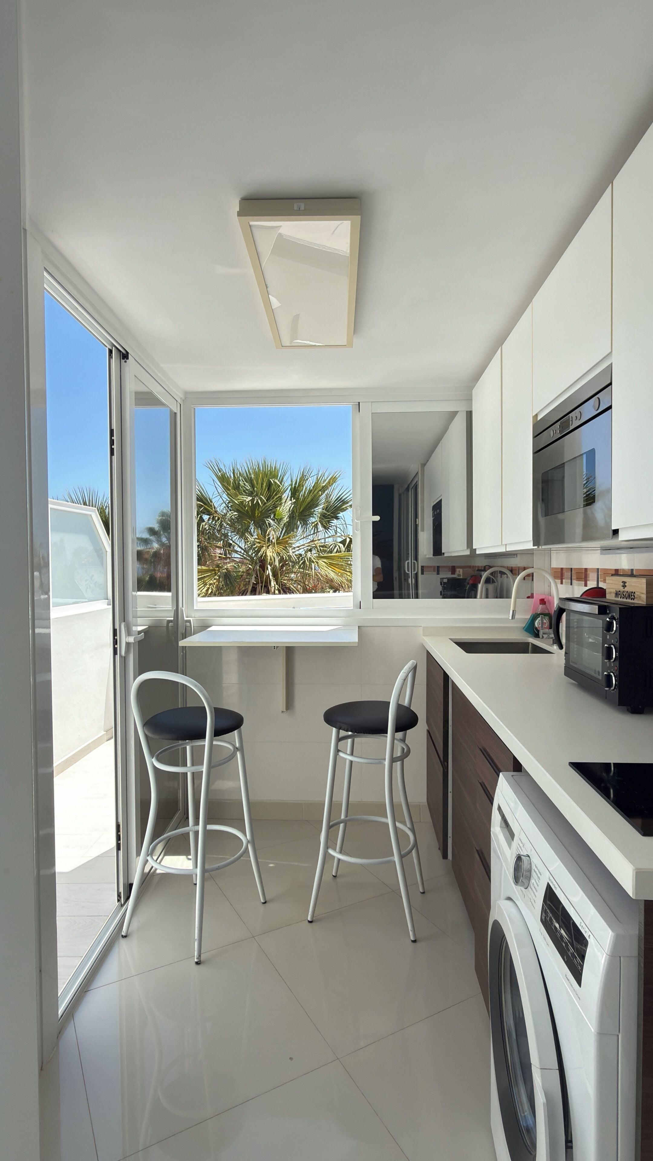Comfort Apartment, Sea View | Blackout curtains, free WiFi, bed sheets
