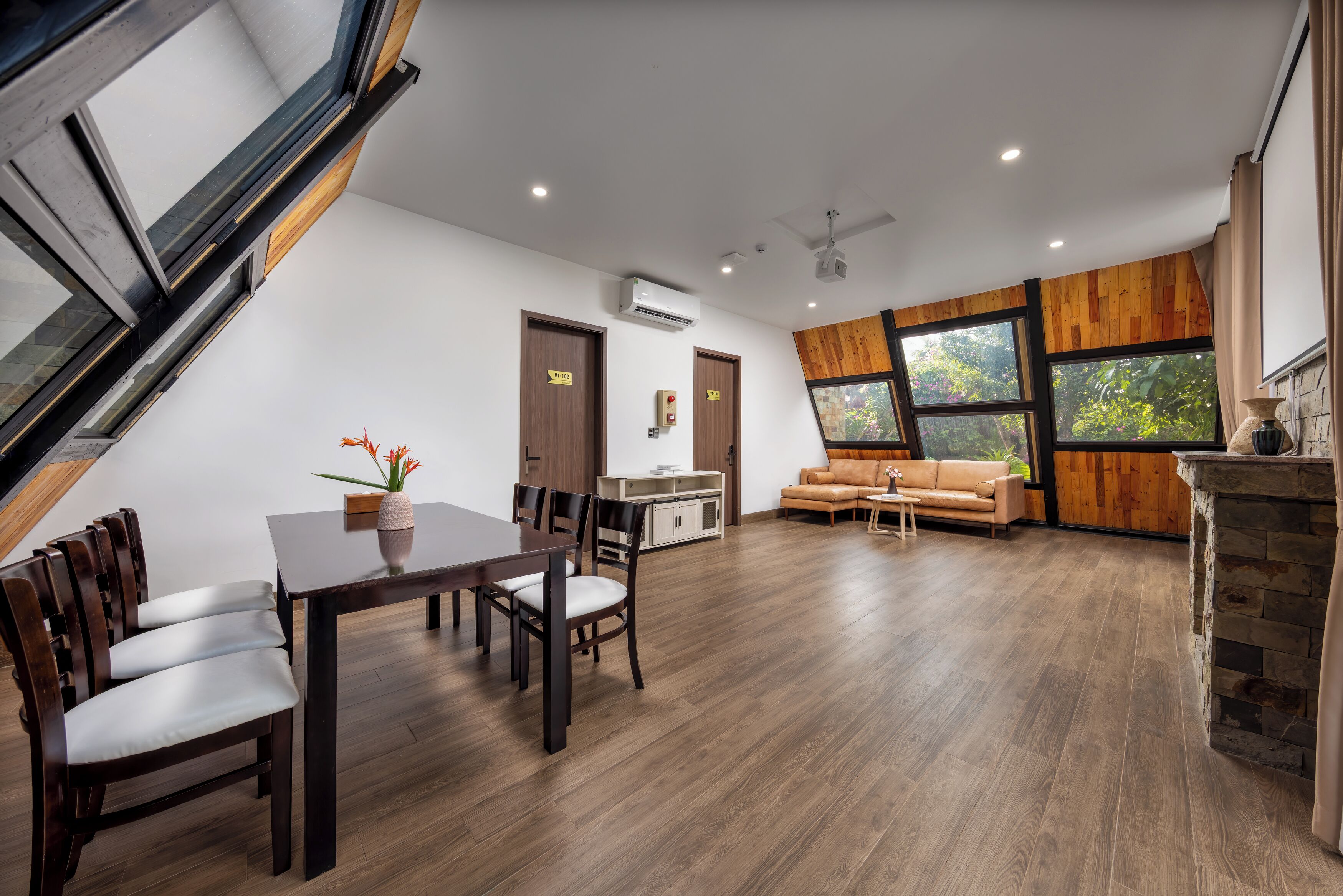 Deluxe Villa, 4 Bedrooms, Private Bathroom, Resort View | Living area | 80-inch Smart TV with cable channels, Netflix, first-run movies