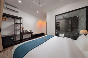 Deluxe Double Room, 1 King Bed, Hot Tub, Mountainside