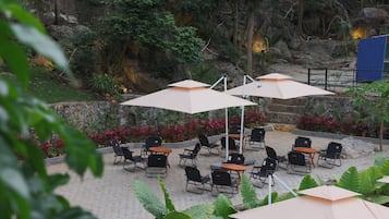 Fassade der Unterkunft – Abend/Nacht