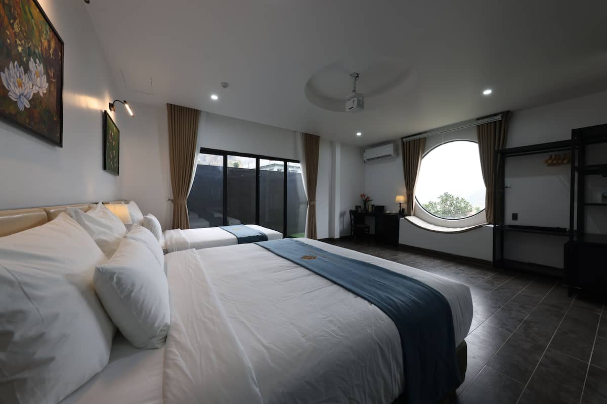 Phòng 4 Deluxe, 1 phòng ngủ, có phòng tắm riêng, quang cảnh vườn