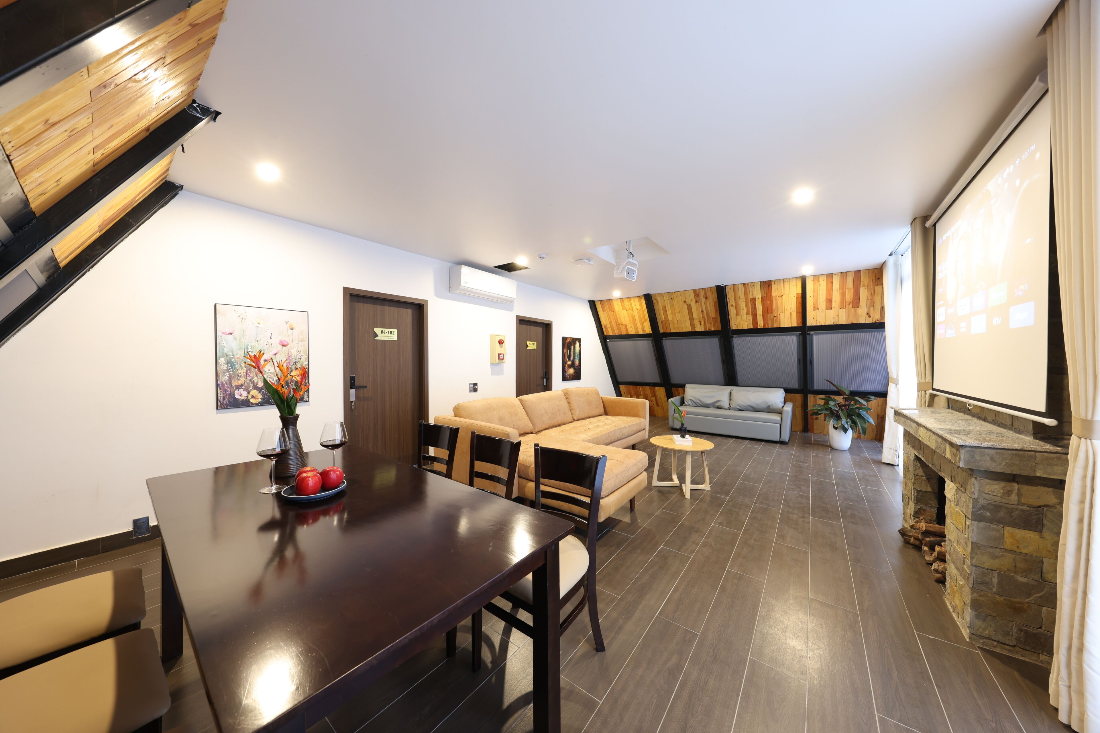 Deluxe Villa, 4 Bedrooms, Private Bathroom, Resort View | Living area