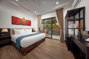 Egyptian cotton sheets, premium bedding, down duvets, memory-foam beds - Cat Ba Sena Valley Retreat (Cat Hai)
