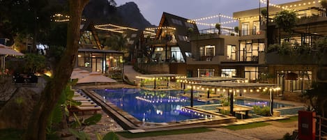 Front of property - evening/night