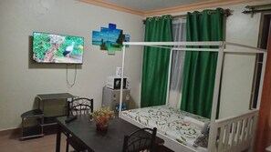 經典 開放式客房, 城市景觀 | 起居區