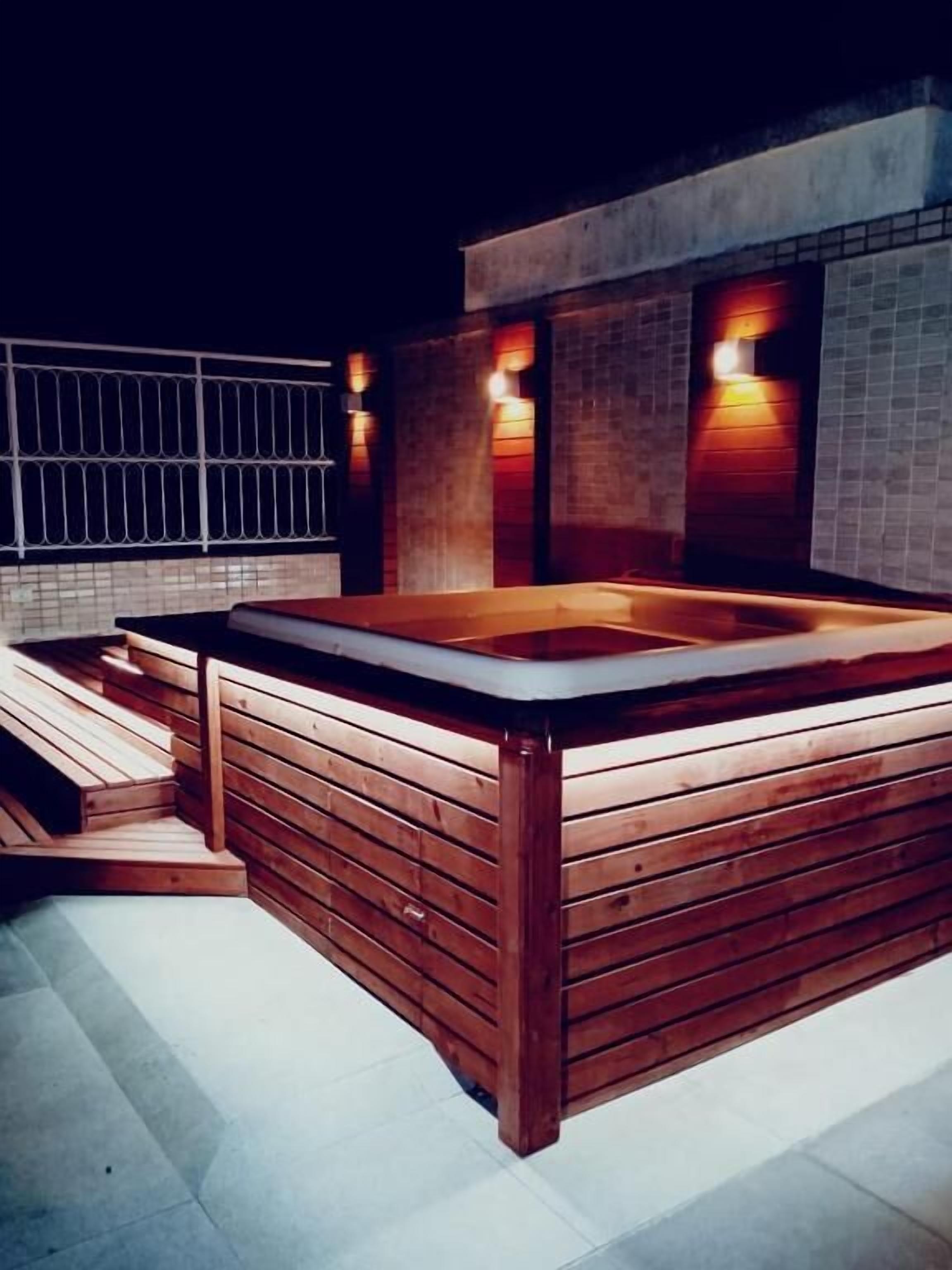 尊榮公寓, 山景 | 室外 Spa 池
