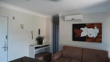 Comfort Duplex, Balcony, City View | Living area