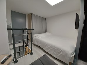 Room - Vrbo Property (Foix)