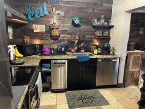 Private kitchen - STUNNING & UNIQUE condo on Camelback in Arcadia, with views of Camelback Mnt (Phoenix)