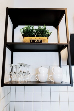 Miscellaneous - Modern apartment with parking space & excellent connections - ideal for two (Magdeburg)