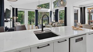 Interior - Private Spa - Nature Chalet & Resort near Quebec City (Pont-Rouge)