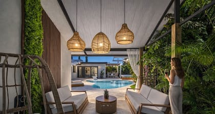 Super Luxury House/Playground/Game room/Pool & Fun