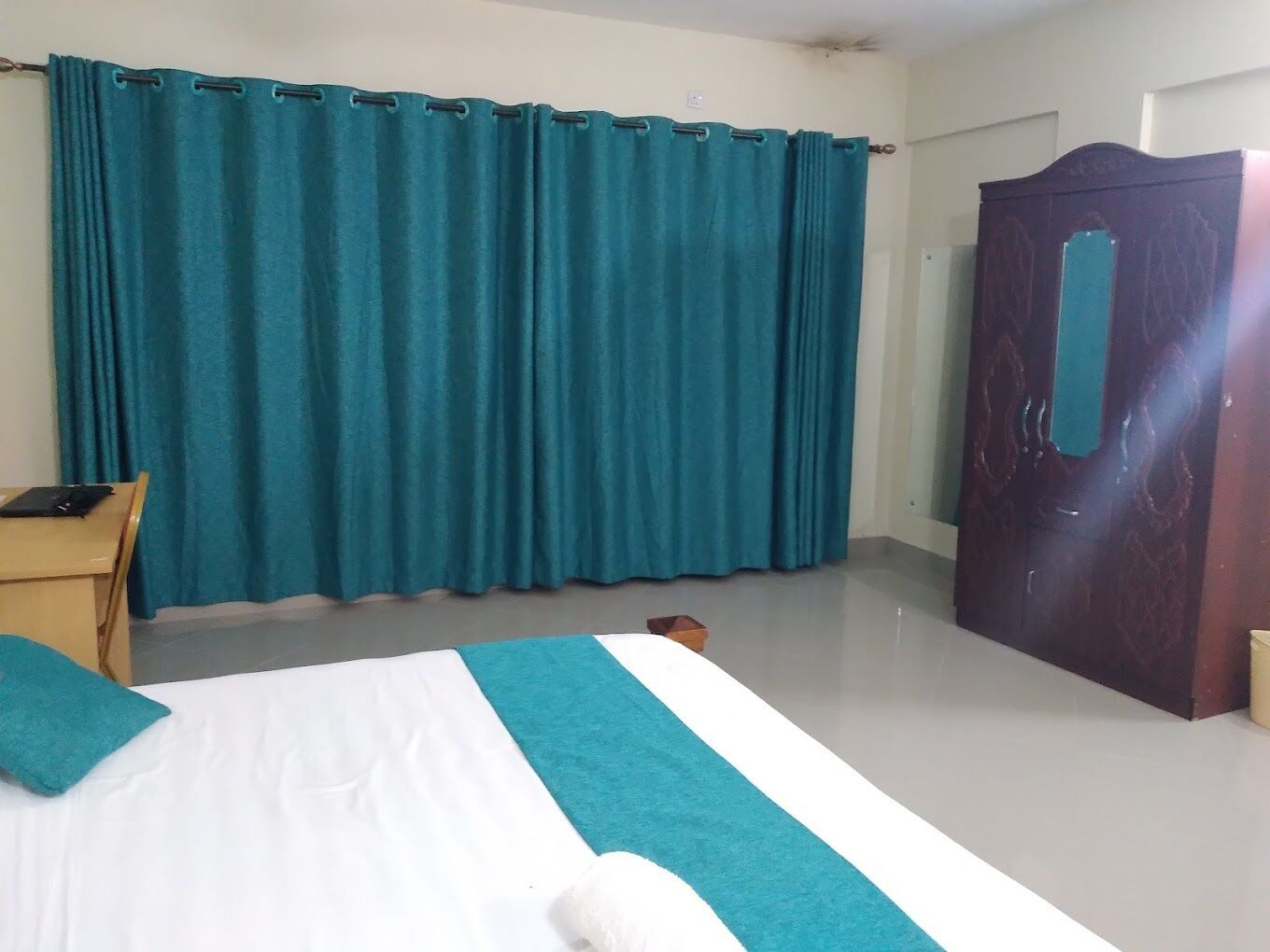 Wifi gratis y ropa de cama 