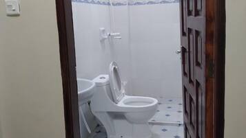 Chambre Simple Deluxe | Salle de bain