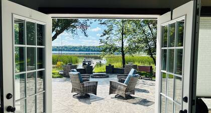 Private Lake Home - Hot Tub - Sleeps 16+ Theater Room - Fishing Opener Ready