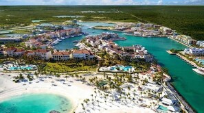 Beach - Stylish Cap Cana Apartment • Pool, Gym & Beaches (Punta Cana)