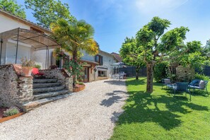 Terrace/patio - COUNTRY GITE WITH PARK AND SWIMMING POOL (Sainte-Gemme)