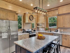 Private kitchen - Smokey Cove Retreat - Private Pool, Sauna, Htub, Game Room (Sevierville)