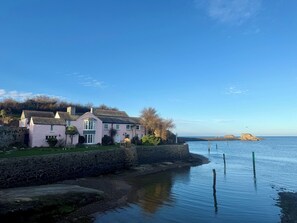 Exterior - Cornish coastal escape, close to the beach, shops, cafes and restaurants. (Bude)