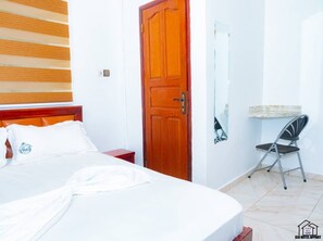 Standard Room, Balcony | Free WiFi - Elu Hotel Appart (Douala)