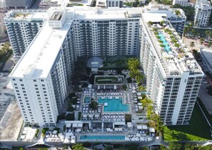 Exterior - Stunning Beach Condo with Balcony (Miami Beach)