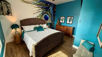 7 bedrooms, desk, iron/ironing board, travel crib