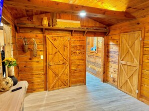 المنشأة من الداخل