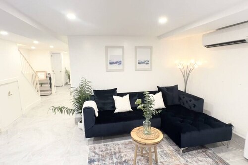 The Brooklyn Terrace Suite 3BR|1 Ba | Free Parking