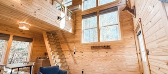 Luxury Glamping at Kerr Lake — "Serenity Loft"