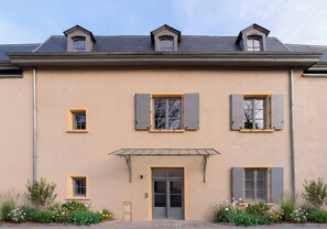 Exterior - Charming studio with terrace - haven of peace near Lyon-Pets accepted (Charbonnières-les-Bains)