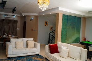 Interior - A Premium 4-Bedroom Short-Let in Ikeja. Enjoy the privacy of a luxury apartment. (Lagos)