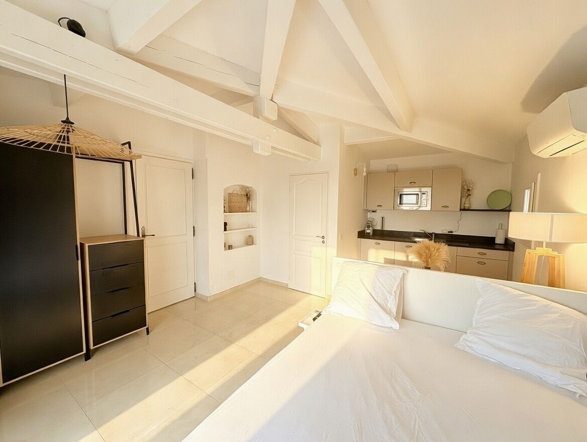 6 bedrooms, iron/ironing board, WiFi