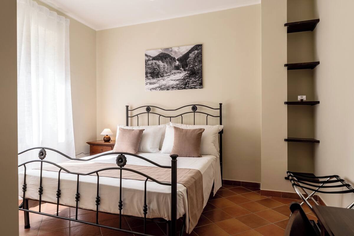 Comfort Double Room Single Use, Courtyard View