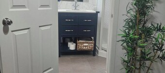 2 bedroom main level of the house at North