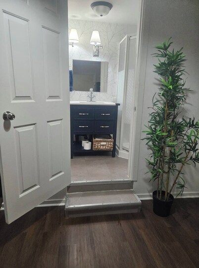 2 bedroom main level of the house at North