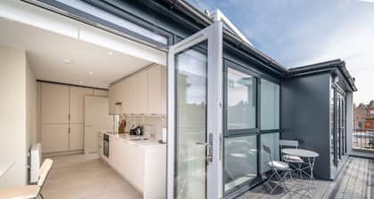 Elegant 1BR Stay in the Heart of Dublin