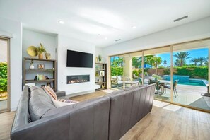 Smart TV - Platinum Luxury @ PGA West (La Quinta)