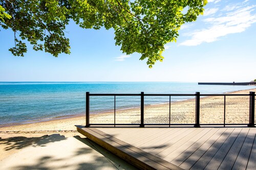 Magnolia Place Retreat • Walk to Beach • Group Getaways