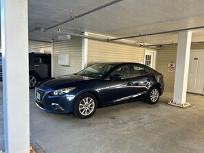 Property grounds - Spacious 2-bedroom, 2 bathroom, 2 car parking just steps to beach. (Hampton)