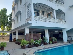 Outdoor pool - Global African Apart-Hotel Mtwapa (Mtwapa)