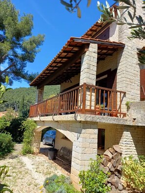 Exterior - Vrbo Property (Carqueiranne)