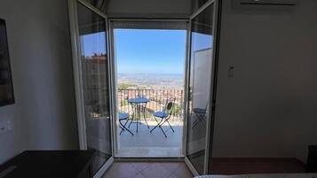 Doppel- oder Zweibettzimmer, Talblick | Innenbereich