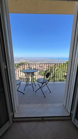 Interior - Jenka (Caltabellotta)