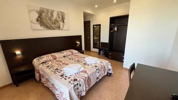 Doppel- oder Zweibettzimmer, Talblick