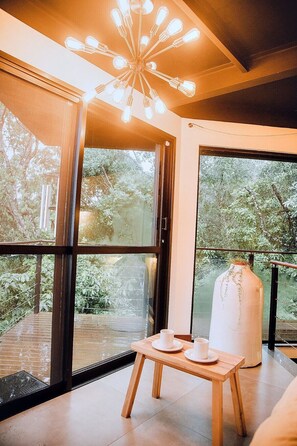 Interior - Loft by the Lagoon: Bathtub with View & Nature (Florianópolis)