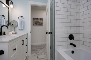 Shower, hair dryer, towels, soap - Waterfront Canal Home w/ Private Pool . Family Getaway . New Rental (Cape Coral)