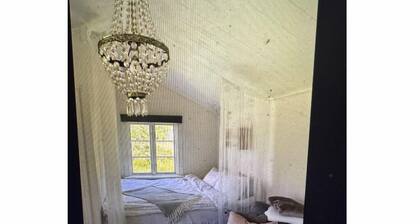 Secluded Lakeside Nature Cabin for Two - Breakfast Included