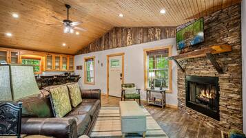 Smart TV, fireplace