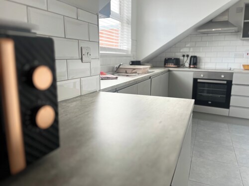 Cozy Belfast Apartment With 2 Bedrooms